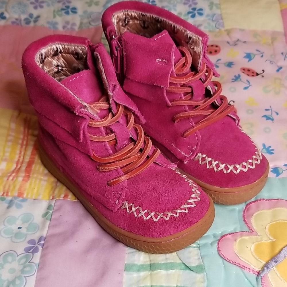 Livie & Luca Fuchsia Suede Boots Size 8 Hopper